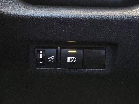 Used 2023 Toyota RAV4 AWD Hybrid image 19