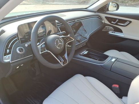 New 2026 Mercedes-Benz E 350 4MATIC Sedan image 18