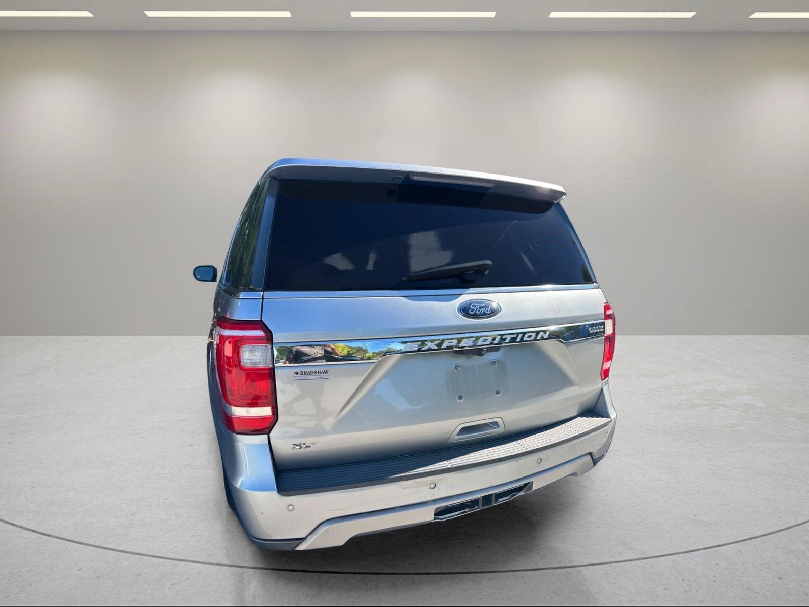 Used 2020 Ford Expedition Max XLT w/ Equipment Group 202A AWD/4WD image 6