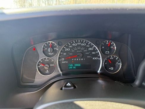 Used 2023 GMC Savana 2500 w/ Driver Convenience Package image 5