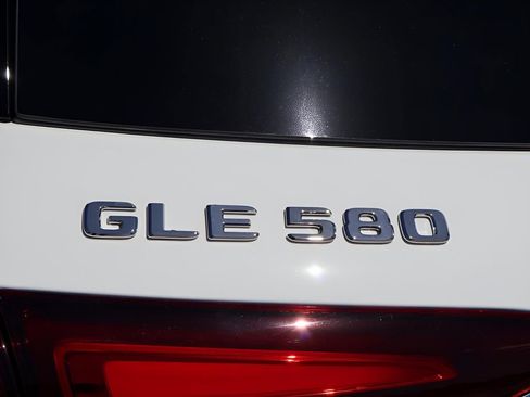 New 2026 Mercedes-Benz GLE 580 4MATIC image 8