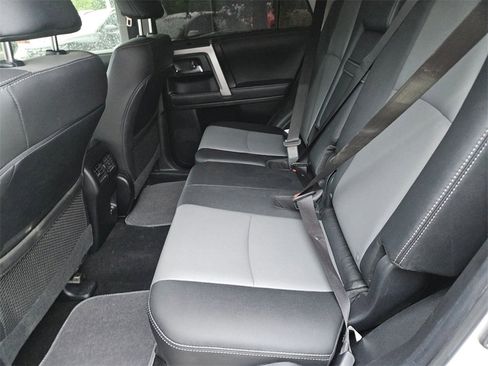 Used 2022 Toyota 4Runner SR5 Premium image 12