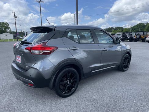 Used 2020 Nissan Kicks SR w/ SR Premium Package FWD image 4