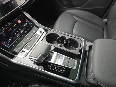 Used 2025 Audi Q7 2.0T Premium image 26