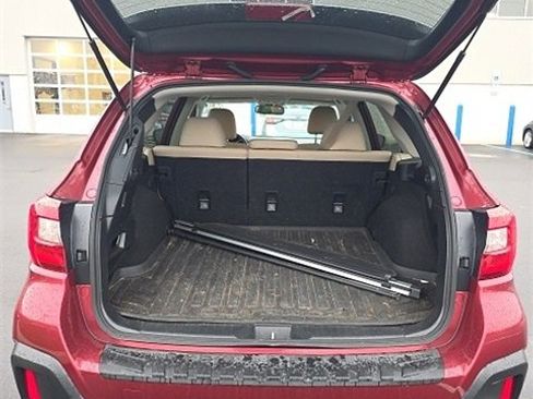 Used 2018 Subaru Outback 2.5i Limited image 6