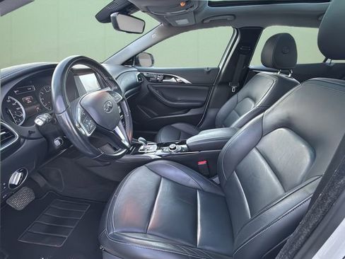 Used 2017 INFINITI QX30 Premium w/ Navigation Package image 19