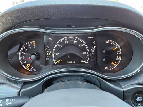 Used 2021 Jeep Grand Cherokee Laredo w/ Protech Group AWD/4WD image 24