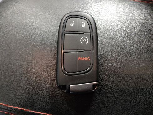 Used 2018 Jeep Cherokee Trailhawk w/ Cold Weather Group image 32