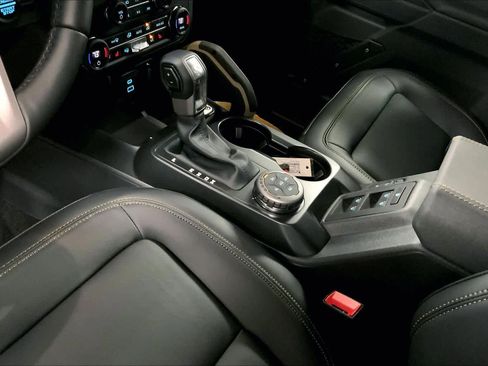 New 2025 Ford Bronco Badlands image 7