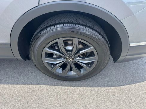 Used 2024 Volkswagen Tiguan SE image 14