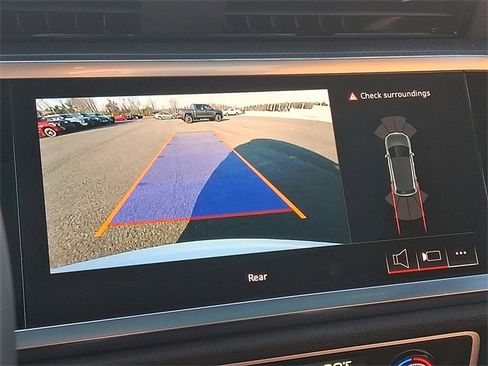 Used 2025 Audi Q3 2.0T Premium image 18