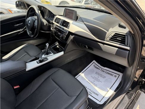 Used 2018 BMW 320i Sedan RWD image 30
