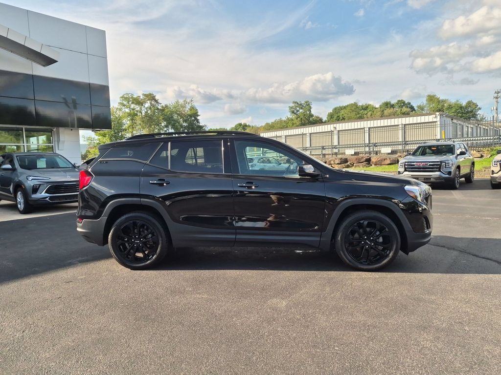 Used 2021 GMC Terrain SLE w/ Driver Convenience Package AWD/4WD image 4