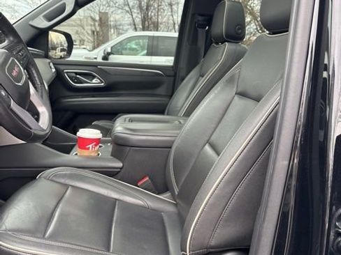 Used 2021 GMC Yukon SLT w/ SLT Premium Package image 4