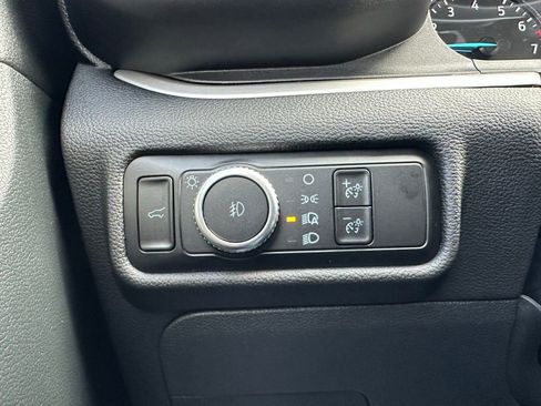 Used 2022 Ford Explorer XLT w/ Equipment Group 202A image 28