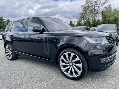 Used 2023 Land Rover Range Rover Long Wheelbase Autobiography image 3