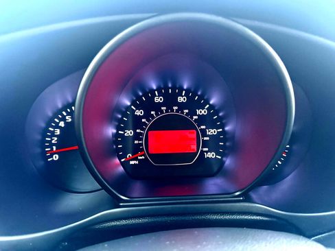 Used 2017 Kia Soul + image 23