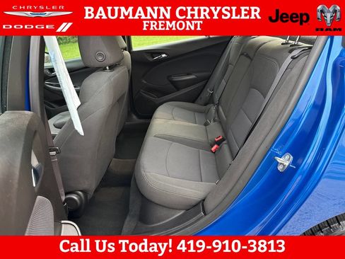 Used 2017 Chevrolet Cruze LT FWD image 24