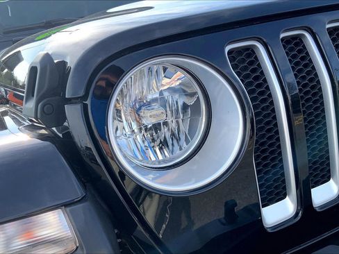 Used 2022 Jeep Wrangler Unlimited Sahara w/ Cold Weather Group image 25