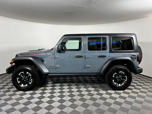 Used 2025 Jeep Wrangler Unlimited Rubicon AWD/4WD image 8