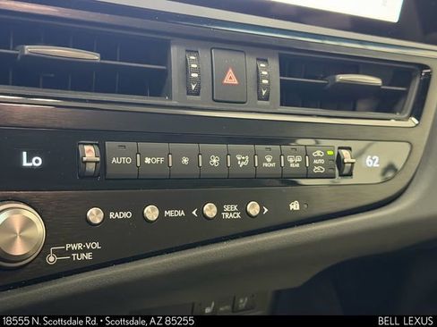Used 2024 Lexus ES 300h w/ Premium Package image 23
