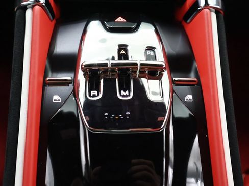 Used 2023 Ferrari Roma RWD image 27
