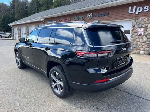 New 2026 Jeep Grand Cherokee L Limited AWD/4WD image 7