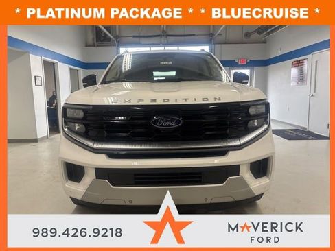 Used 2025 Ford Expedition Max Platinum w/ Platinum Ultimate Package AWD/4WD image 2