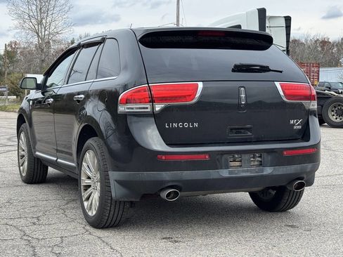 Used 2013 Lincoln MKX AWD image 3