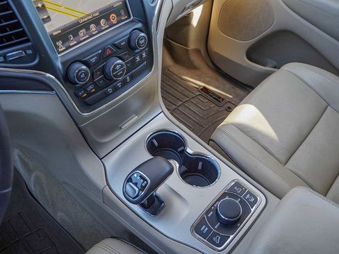 Used 2015 Jeep Grand Cherokee Overland image 19