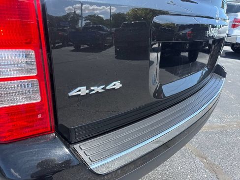Used 2016 Jeep Patriot High Altitude AWD/4WD image 10