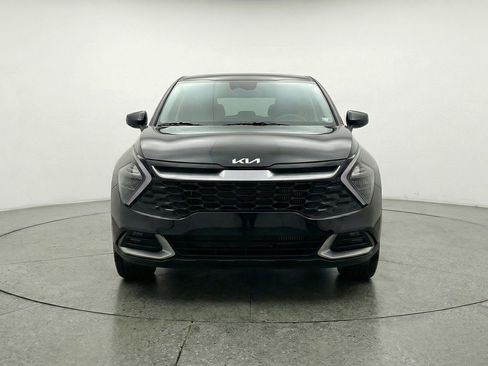 Used 2025 Kia Sportage LX FWD image 2