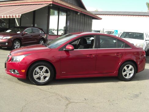Used 2014 Chevrolet Cruze LT w/ RS Package FWD image 3