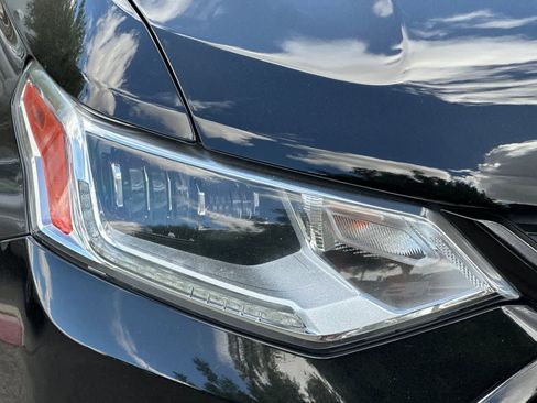 Used 2018 Chevrolet Traverse High Country AWD/4WD image 34