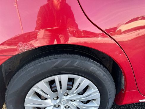 Used 2012 Toyota Camry LE image 29