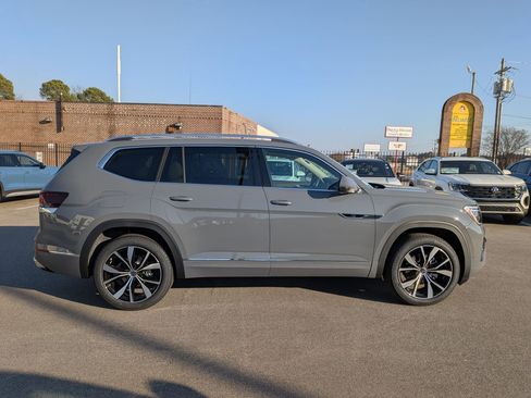 New 2026 Volkswagen Atlas SEL Premium R-Line image 2