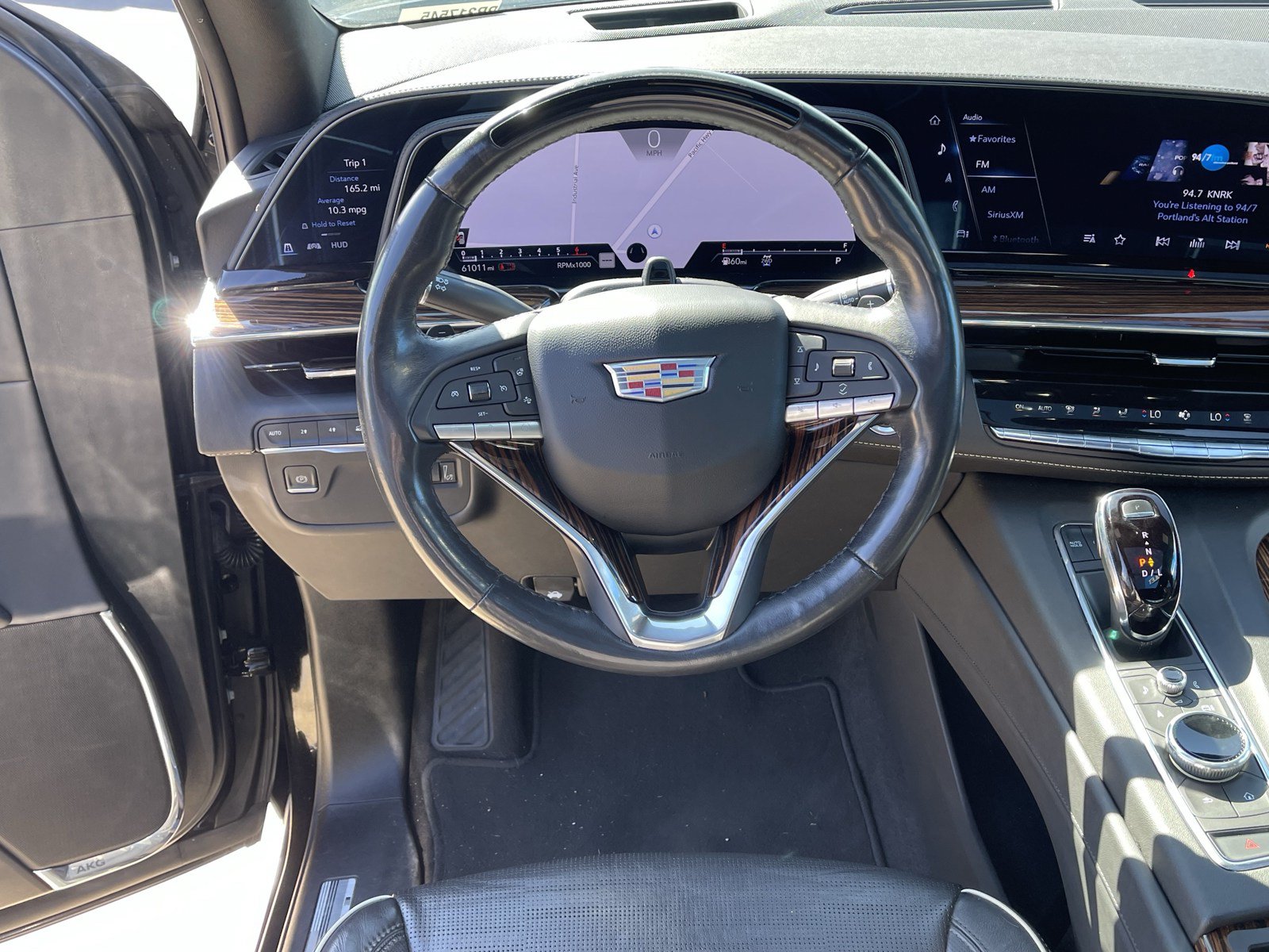 Used 2023 Cadillac Escalade ESV Premium Luxury AWD/4WD image 13