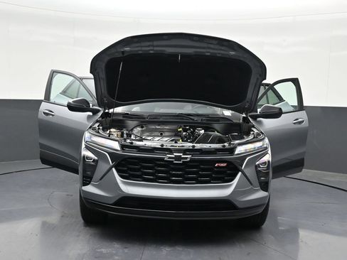 Used 2024 Chevrolet Trax RS FWD image 41