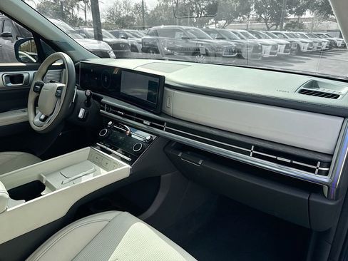 Used 2025 Hyundai Santa Fe Calligraphy image 32