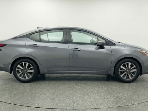 Used 2025 Nissan Versa SV image 11