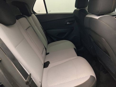 Used 2020 Chevrolet Trax LS FWD image 19