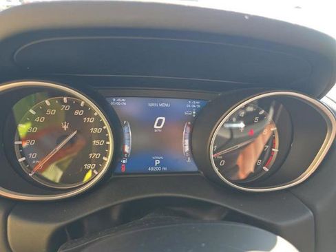 Used 2019 Maserati Levante image 12