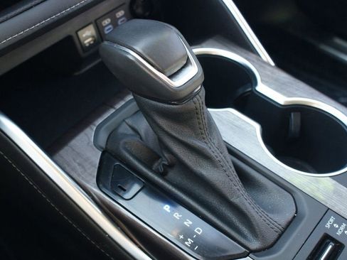 Used 2022 Toyota Highlander Limited image 13