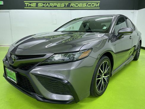 Used 2024 Toyota Camry SE image 5