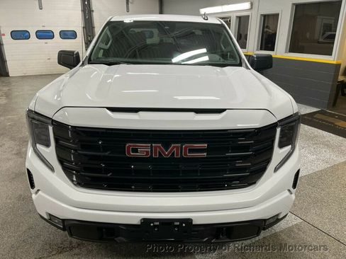 Used 2025 GMC Sierra 1500 Elevation image 13