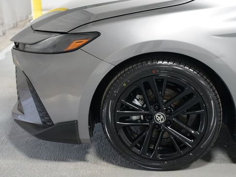 Certified 2025 Toyota Camry SE image 5