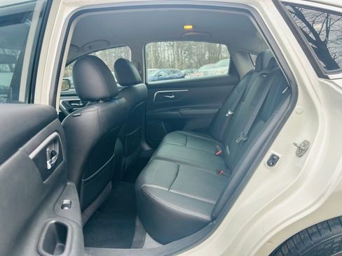 Used 2018 Nissan Altima 2.5 SR w/ SR Special Edition image 25