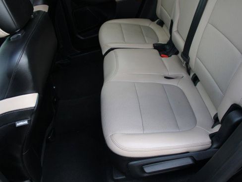 Used 2020 Ford Escape Titanium image 11