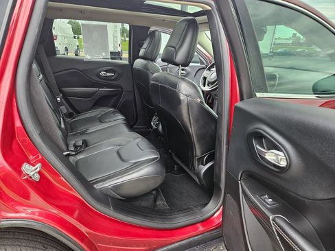 Used 2015 Jeep Cherokee Limited w/ Luxury Group AWD/4WD image 19