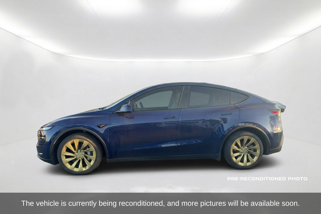 Used 2026 Tesla Model Y Long Range RWD image 9
